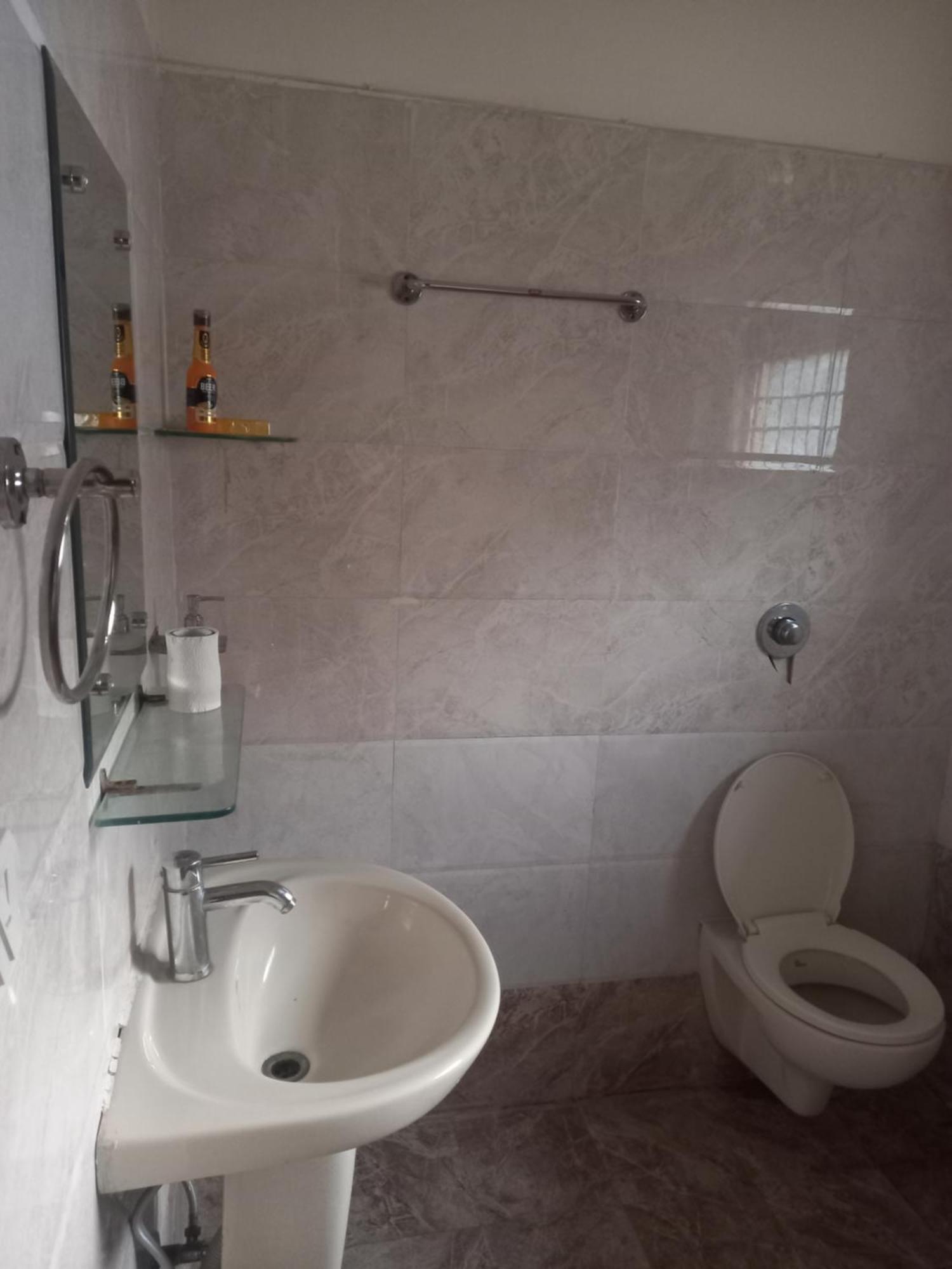 The English Gaon 4 Bhk Bhopal Extérieur photo